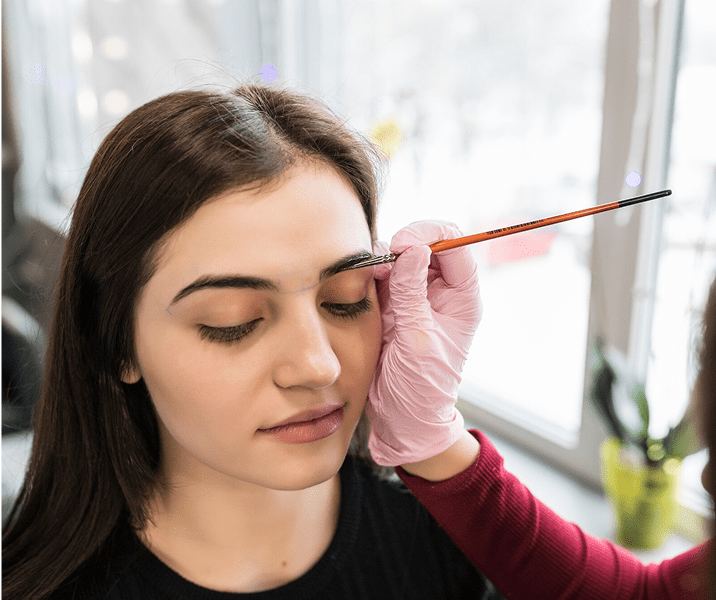 Cejas con hilo método hindú