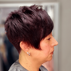 Señora corte y lavado masaje craneal